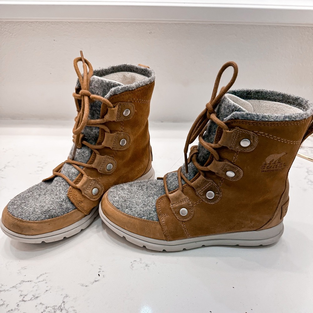 Sorel Explorer Boot